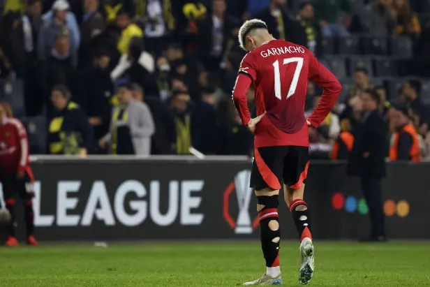 The Ghosts of Present Decisions: Fred and Amrabat