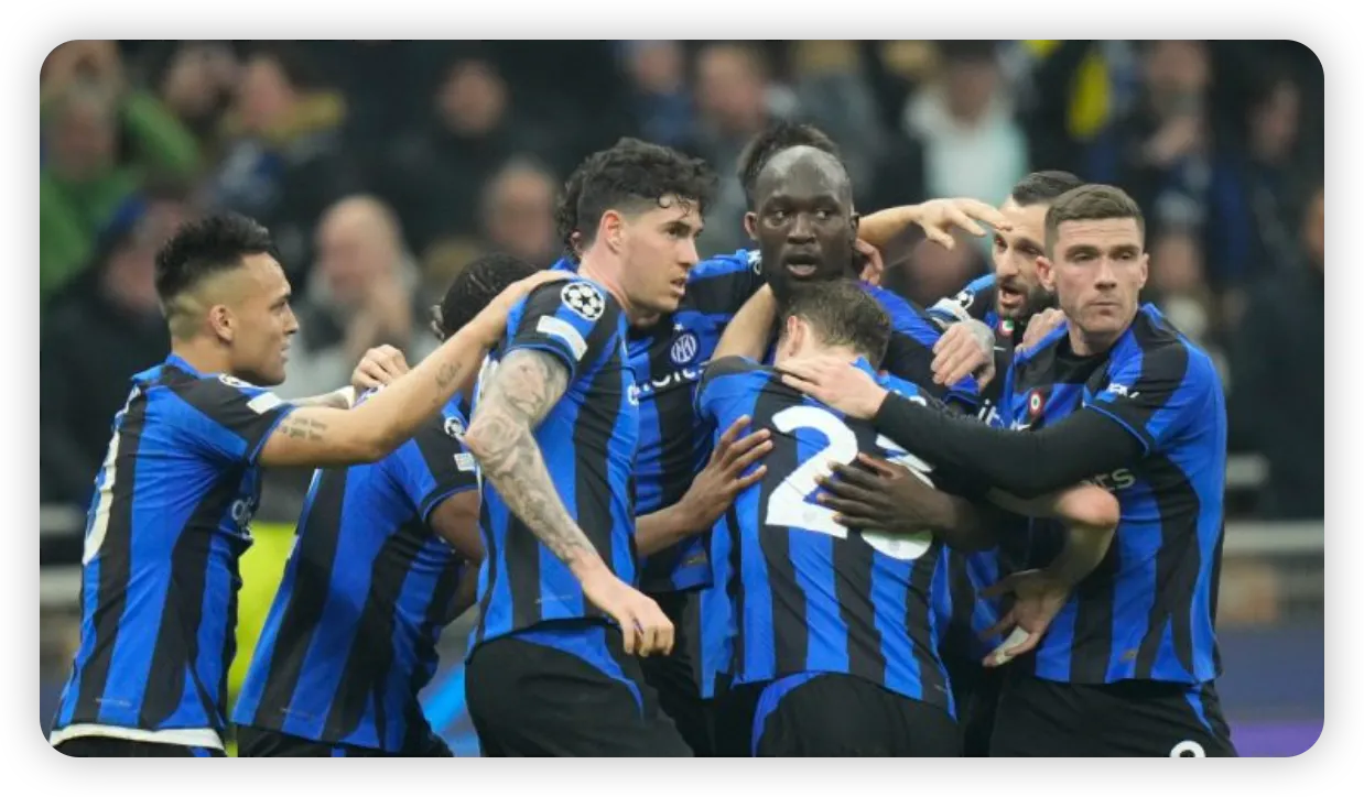 Tactical Chess Match Unfolds in Milan